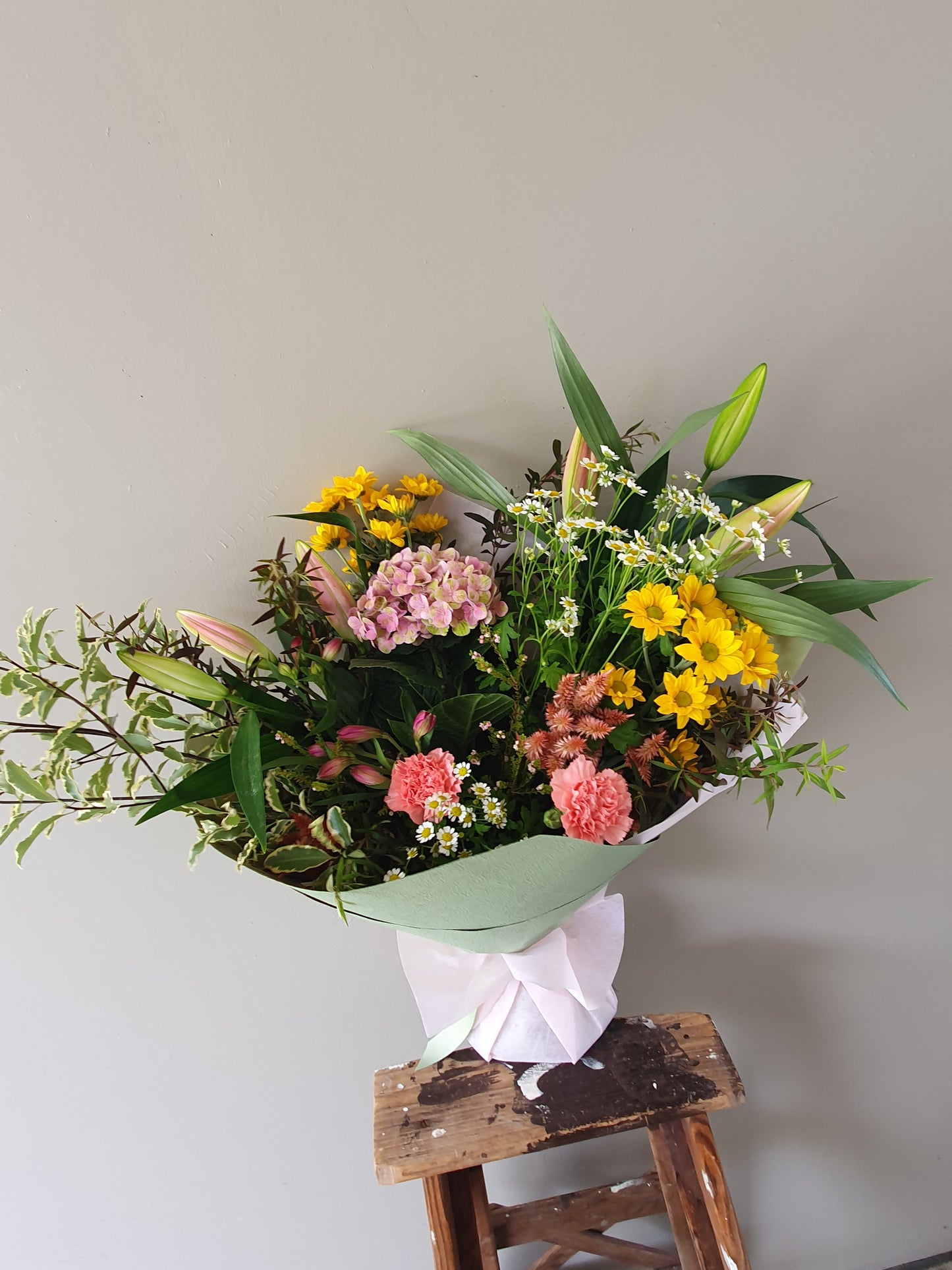 Seasonal Blooms / Florist Choice bouquet