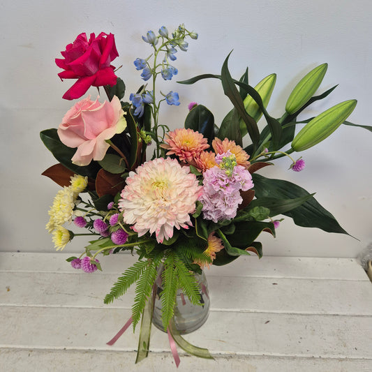 Seasonal blooms Medium vase