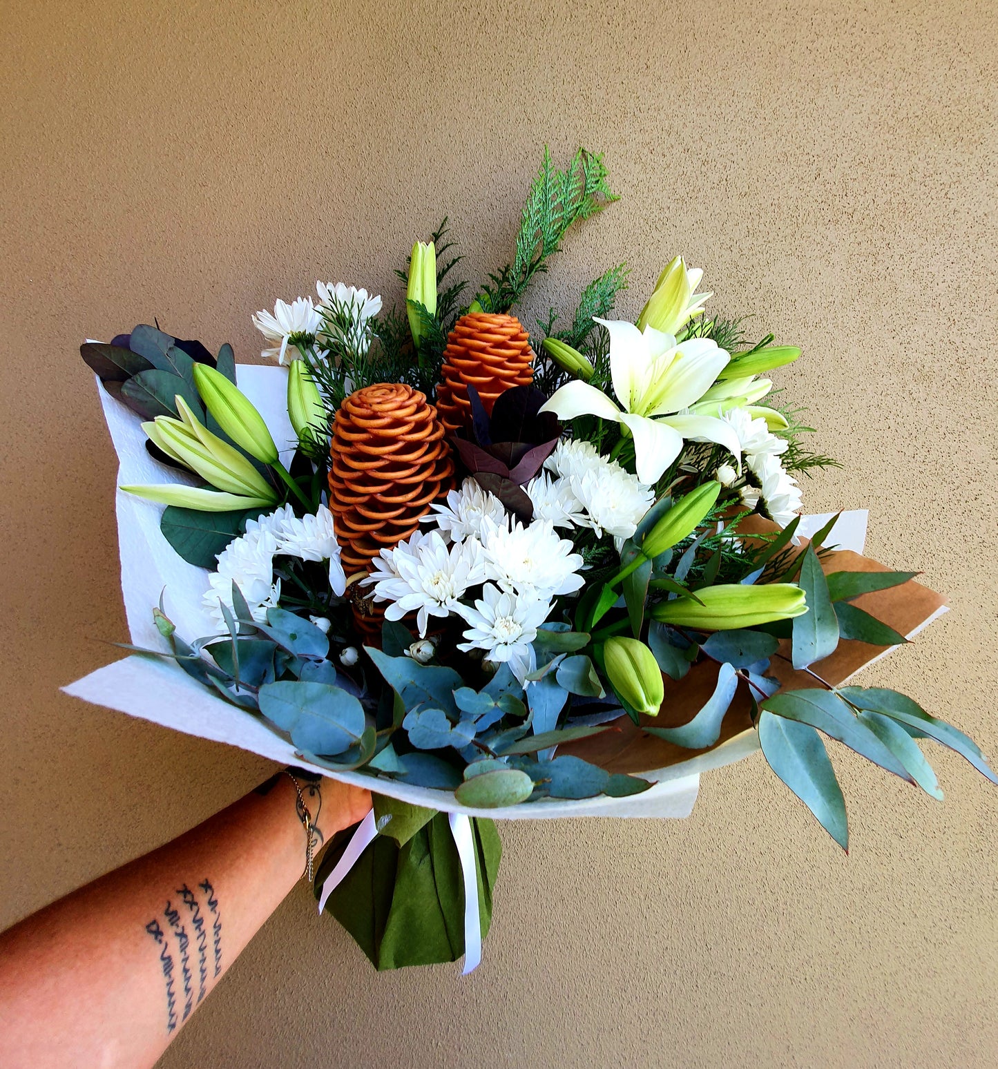 Natural Elegance / Neutral toned Seasonal Bouquet