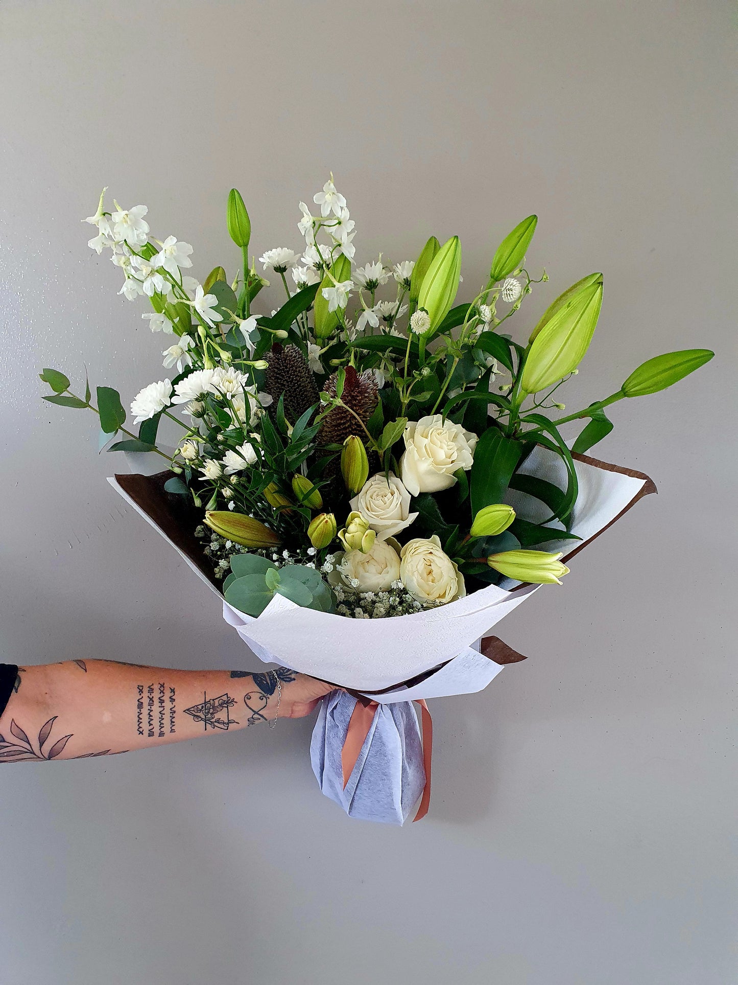 Natural Elegance / Neutral toned Seasonal Bouquet